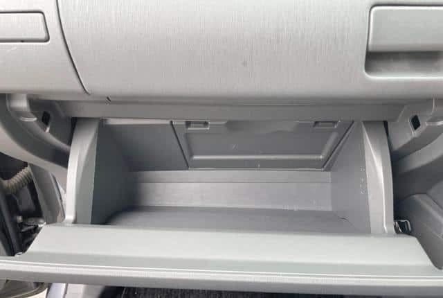 2011 Toyota Prius JDM car for sale — photo 5 of 25