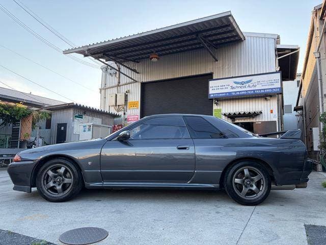 1989 Nissan Skyline JDM car for sale — photo 5 of 19