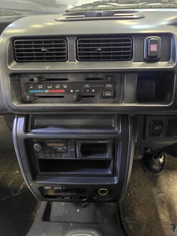 2002 Daihatsu Hijet JDM car for sale — photo 6 of 17