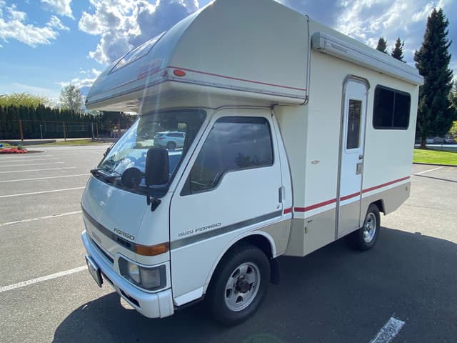1991 Isuzu JDM car for sale — photo 4 of 10