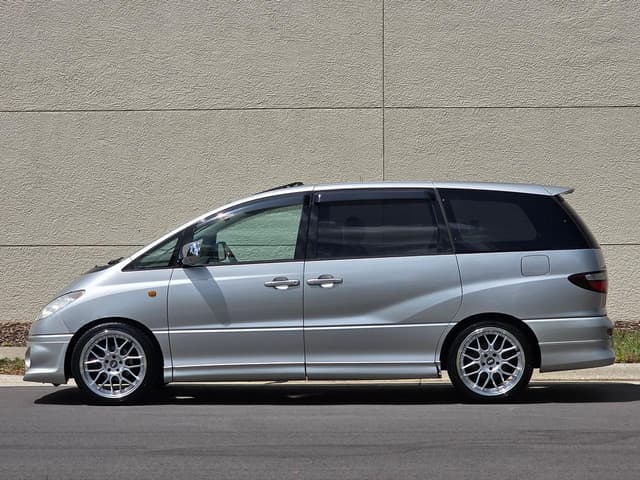 2000 Toyota Estima JDM car for sale — photo 2 of 10