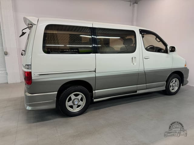 2001 Toyota Grand Hiace JDM car for sale — photo 20 of 25