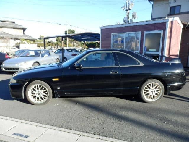 1998 Nissan Skyline JDM car for sale — photo 9 of 28