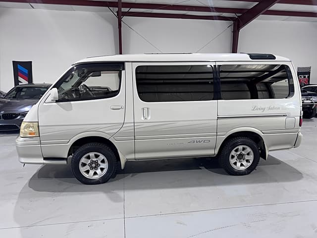 1999 Toyota HiAce JDM car for sale — photo 2 of 25