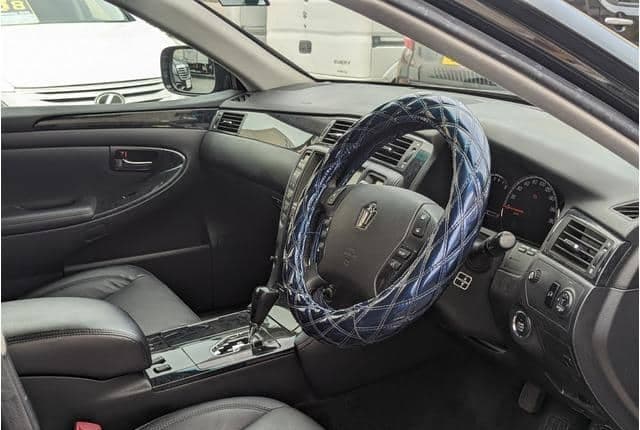 2006 Toyota Crown JDM car for sale — photo 8 of 25