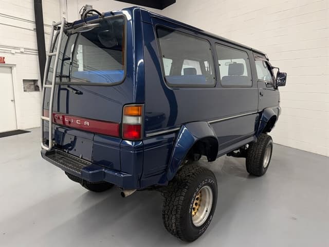 1993 Mitsubishi Delica JDM car for sale — photo 13 of 25