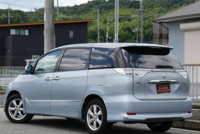 2009 Toyota Estima JDM car for sale — photo 4 of 16