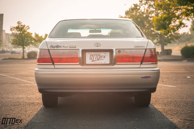 2001 Toyota Crown JDM car for sale — photo 9 of 25