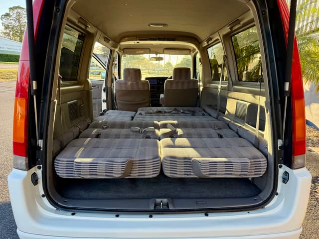 1998 Honda Stepwagon JDM car for sale — photo 22 of 25