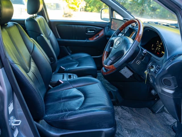 2001 Toyota Harrier JDM car for sale — photo 12 of 18