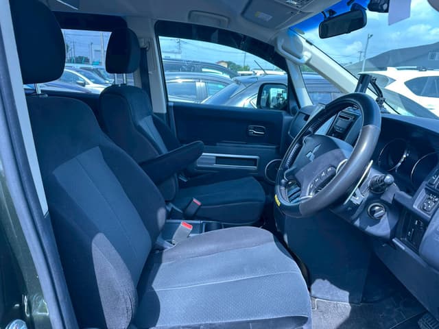 2011 Mitsubishi Delica JDM car for sale — photo 5 of 8