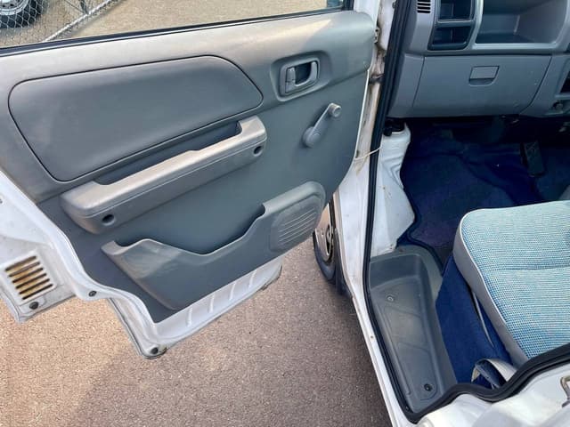 2000 Mitsubishi Minicab JDM car for sale — photo 23 of 25