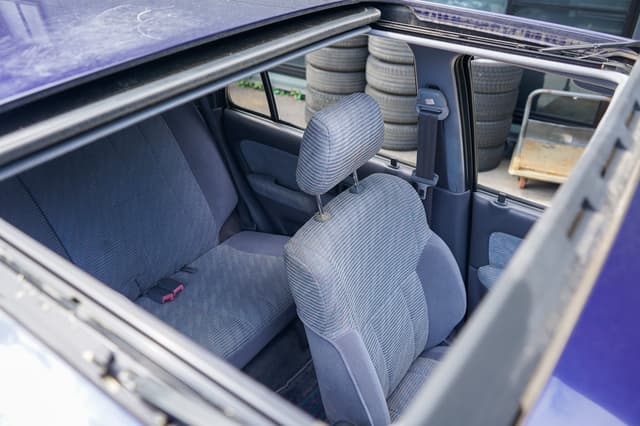 1996 Toyota Hilux Surf JDM car for sale — photo 19 of 20