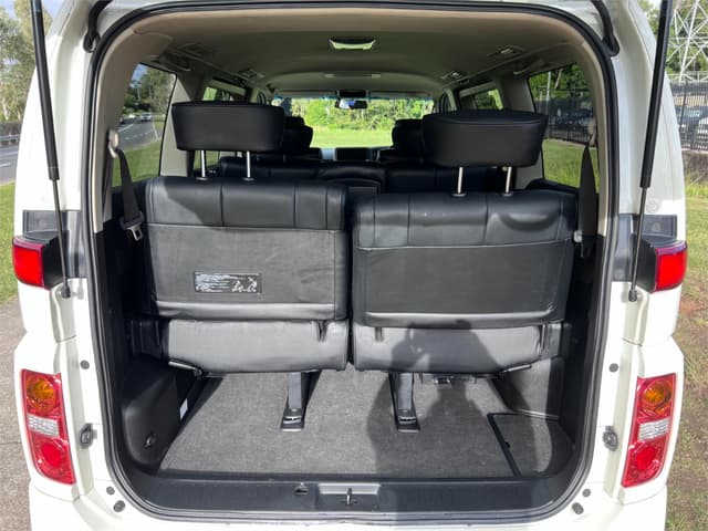 2007 Nissan Elgrand JDM car for sale — photo 15 of 16