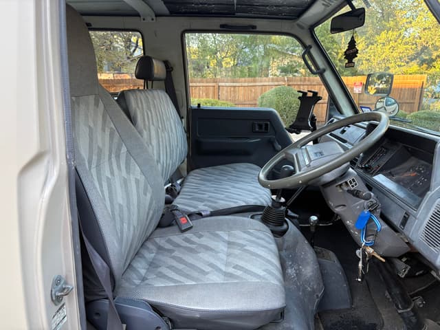 1994 Toyota HiAce JDM car for sale — photo 9 of 10
