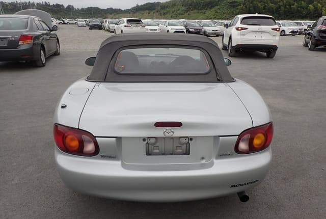 1998 Mazda Roadster (Eunos Roadster / MX-5) JDM car for sale — photo 4 of 25