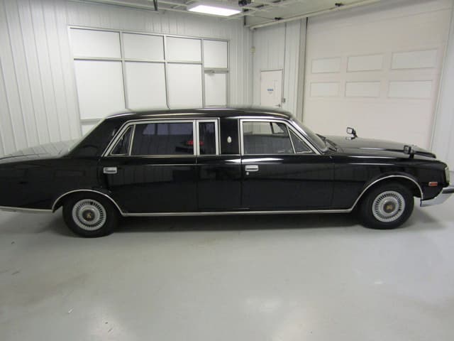 1991 Toyota Century JDM car for sale — photo 8 of 25