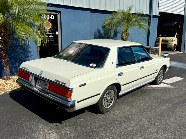 1982 Toyota Crown JDM car for sale — photo 9 of 25