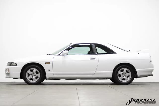 1996 Nissan Skyline JDM car for sale — photo 4 of 25