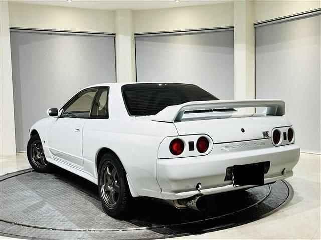 1993 Nissan Skyline JDM car for sale — photo 4 of 25
