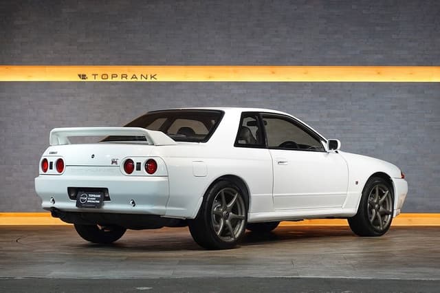 1994 Nissan Skyline JDM car for sale — photo 16 of 25