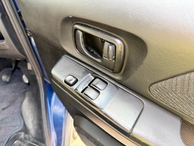 1999 Mitsubishi Town Box JDM car for sale — photo 19 of 25