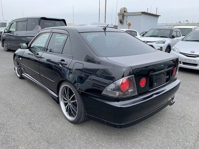 2001 Toyota Altezza JDM car for sale — photo 3 of 12