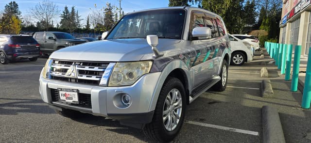 2006 Mitsubishi Pajero JDM car for sale — photo 3 of 12
