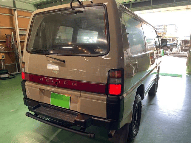 1998 Mitsubishi Delica JDM car for sale — photo 4 of 15
