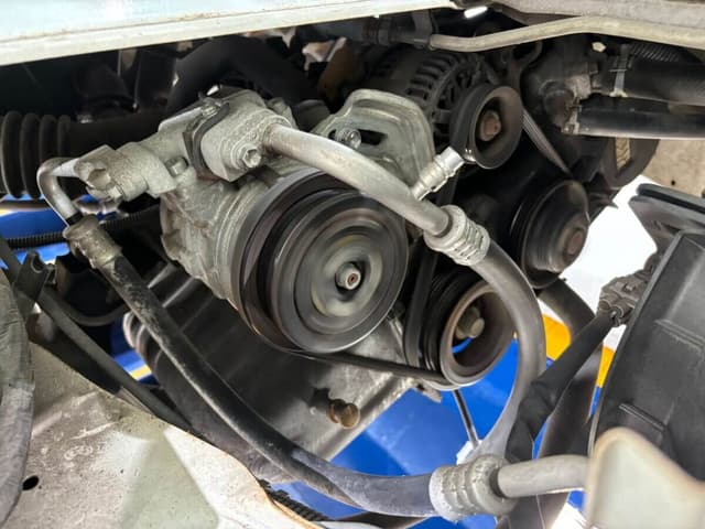 1999 Daihatsu Hijet JDM car for sale — photo 6 of 24