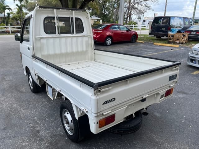 1995 Daihatsu Hijet JDM car for sale — photo 5 of 17
