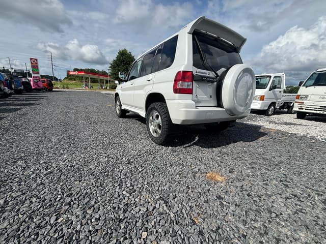 2000 Mitsubishi Pajero JDM car for sale — photo 8 of 12