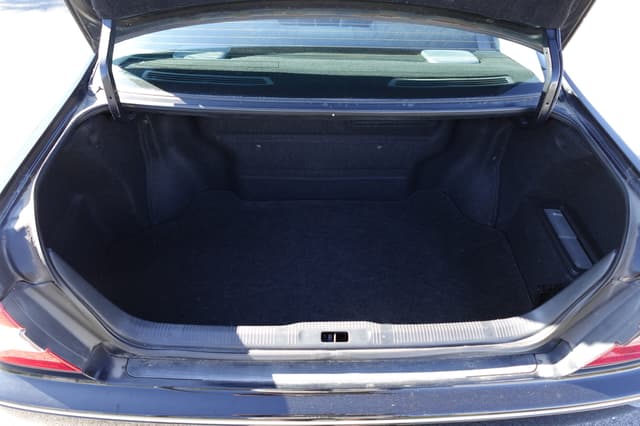 1997 Nissan Cima JDM car for sale — photo 17 of 18
