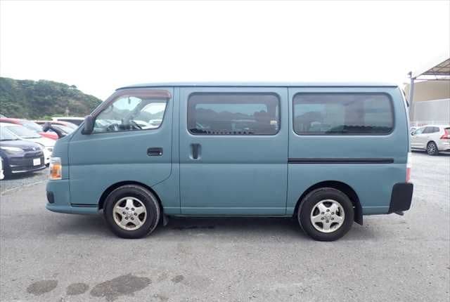 2011 Nissan Caravan JDM car for sale — photo 2 of 25