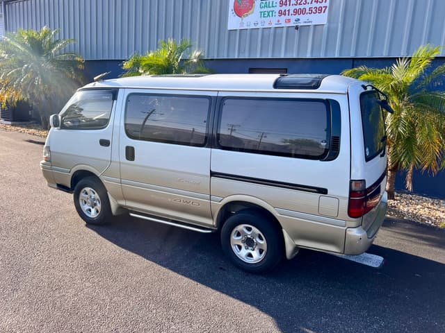 1994 Toyota HiAce JDM car for sale — photo 8 of 19