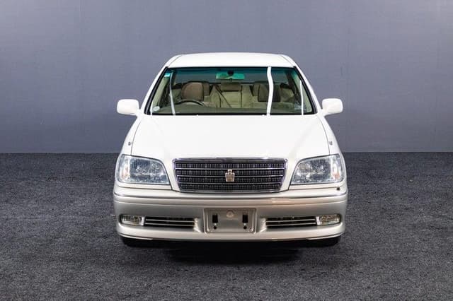 2002 Toyota Crown JDM car for sale — photo 9 of 16