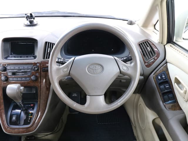 1998 Toyota Harrier JDM car for sale — photo 10 of 25