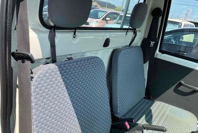 2010 Daihatsu Hijet JDM car for sale — photo 12 of 24