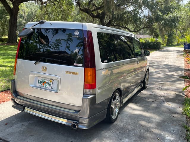 1996 Honda Stepwagon JDM car for sale — photo 7 of 18