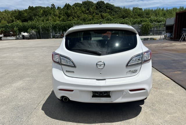2011 Mazda Axela JDM car for sale — photo 7 of 25