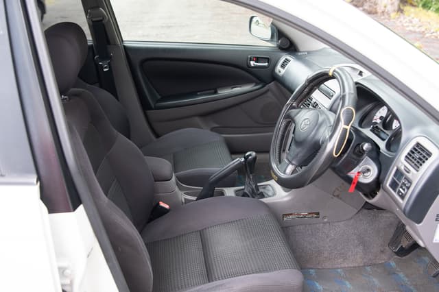 2001 Toyota Caldina JDM car for sale — photo 10 of 13