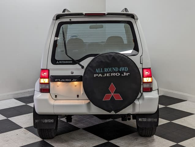 1996 Mitsubishi Pajero JDM car for sale — photo 10 of 24