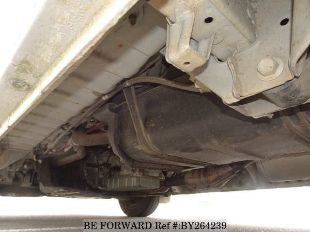 2005 Toyota HiAce JDM car for sale — photo 18 of 25