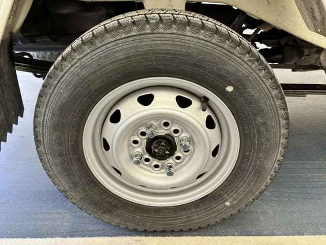 1997 Daihatsu Hijet JDM car for sale — photo 17 of 25