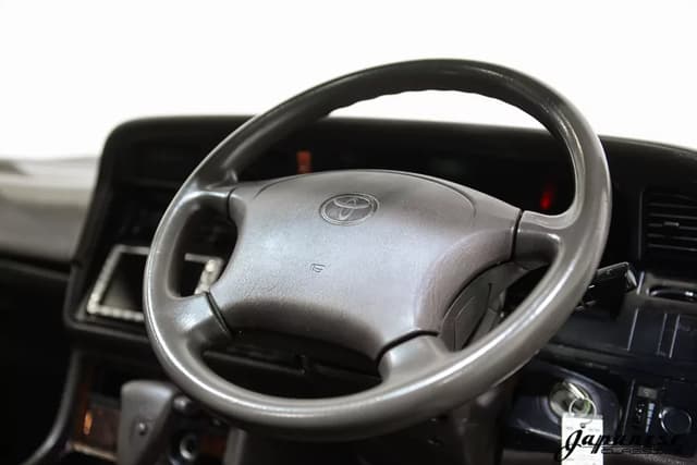 1993 Toyota HiAce JDM car for sale — photo 13 of 25