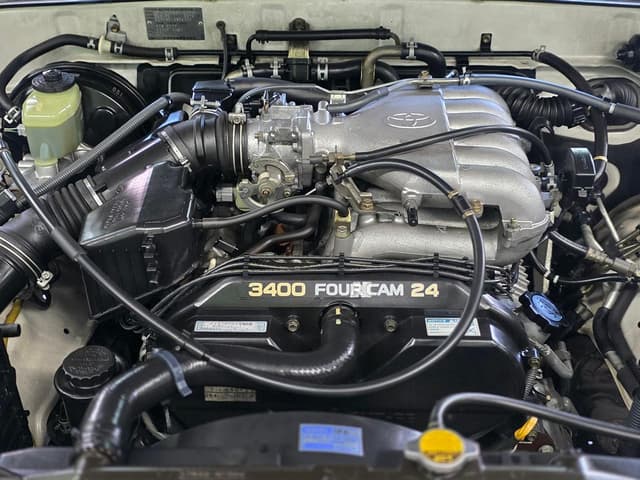 2001 Toyota Hilux Surf JDM car for sale — photo 23 of 25