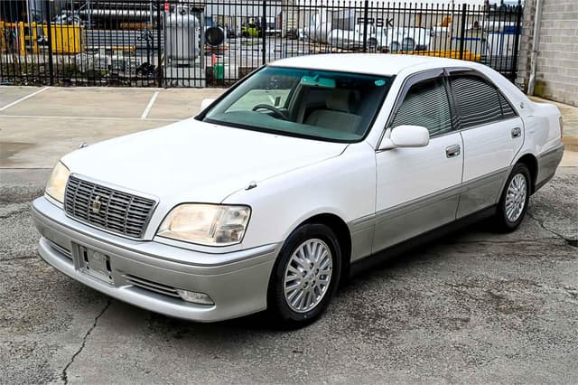 1999 Toyota Crown JDM car for sale — photo 8 of 10