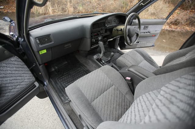 1995 Toyota Hilux JDM car for sale — photo 9 of 10