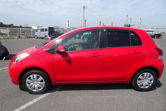2009 Toyota Vitz JDM car for sale — photo 2 of 25