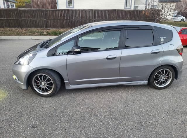 2009 Honda Fit JDM car for sale — photo 6 of 12